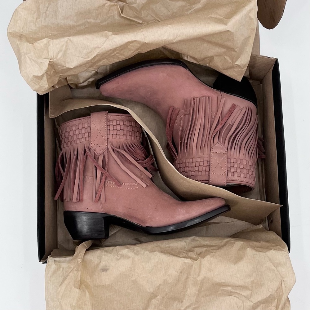 NWT Frye Nubuck Leather Sacha Short Fringe Bootie in Rose Cake Size 7.5 - Picture 11 of 12